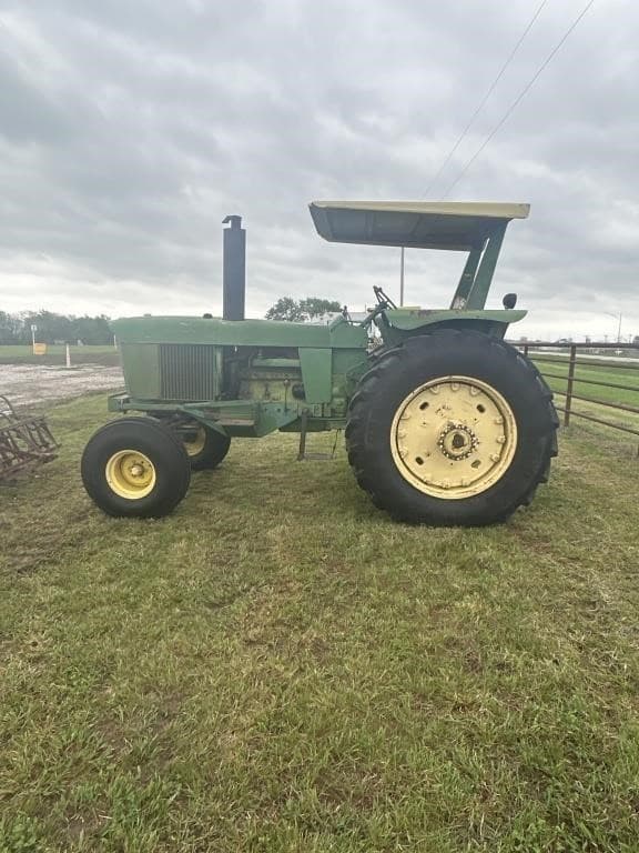 Image of John Deere 4320 equipment image 1