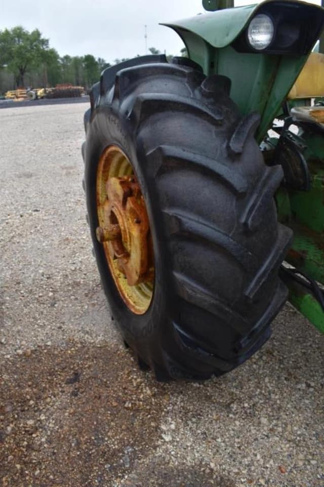 Image of John Deere 2440 equipment image 4