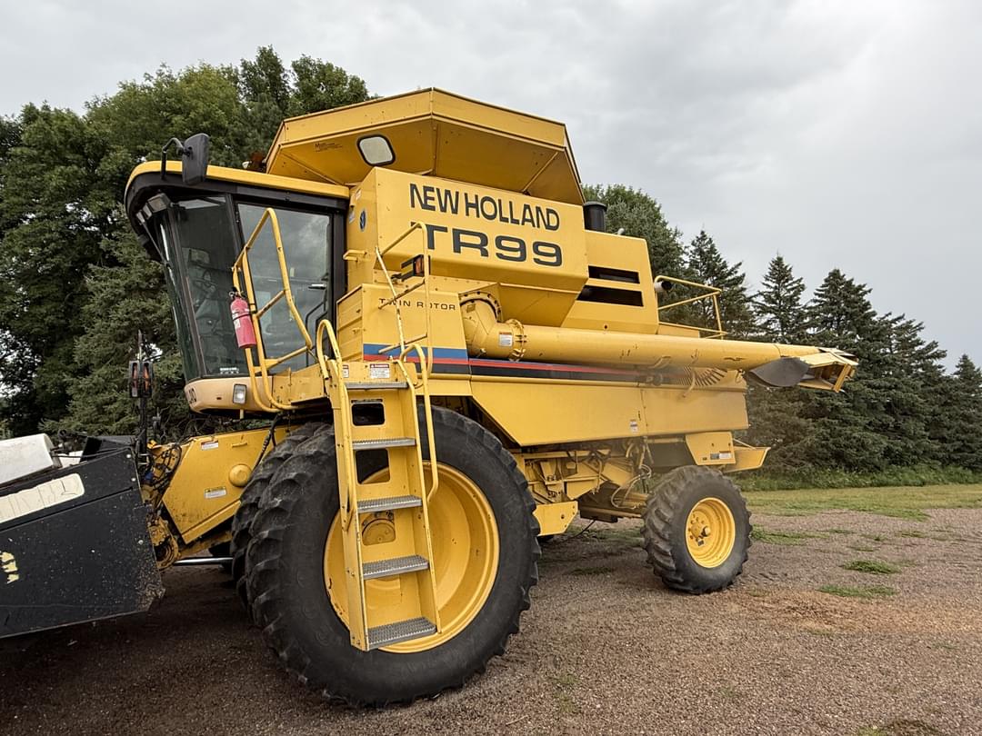 Image of New Holland TR99 Primary image