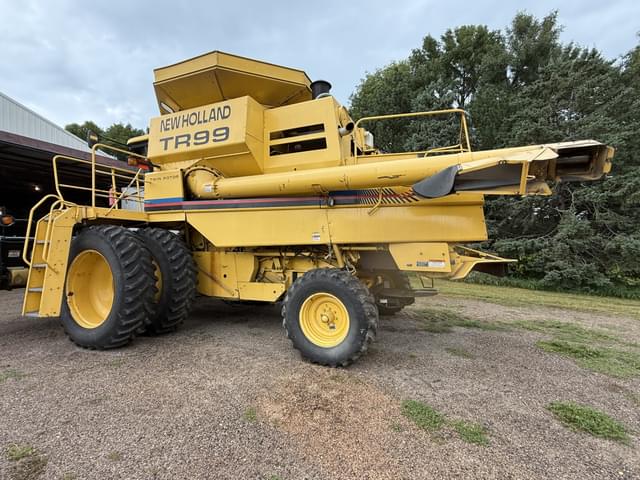 Image of New Holland TR99 equipment image 4