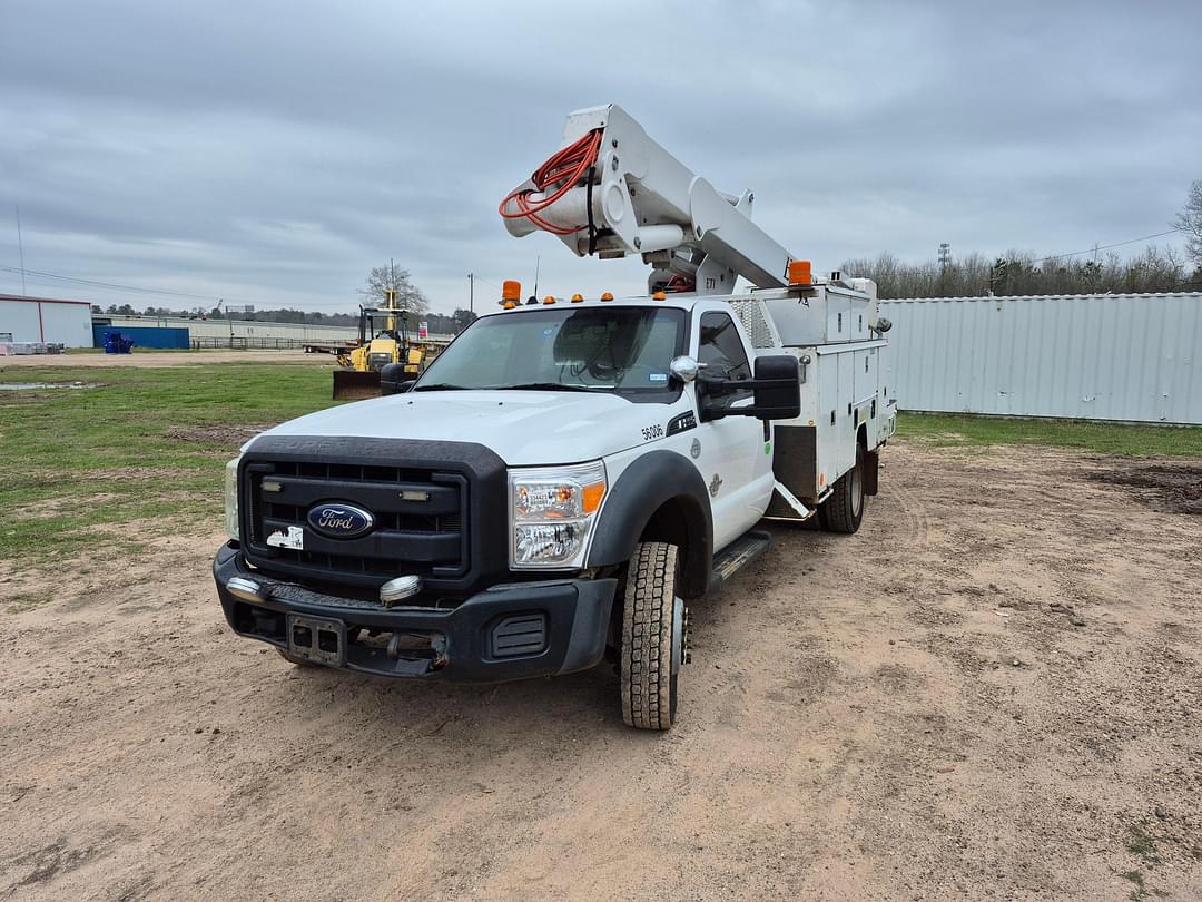 Image of Ford F-550 Primary image