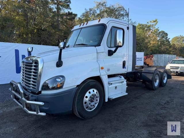 Image of Freightliner Cascadia 125 equipment image 1