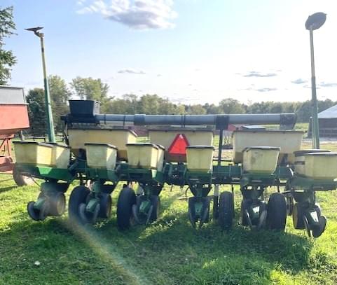 Image of John Deere 7000 Image 0
