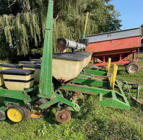 Image of John Deere 7000 Image 1