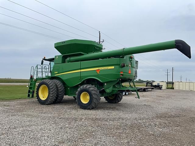Image of John Deere S680 equipment image 2