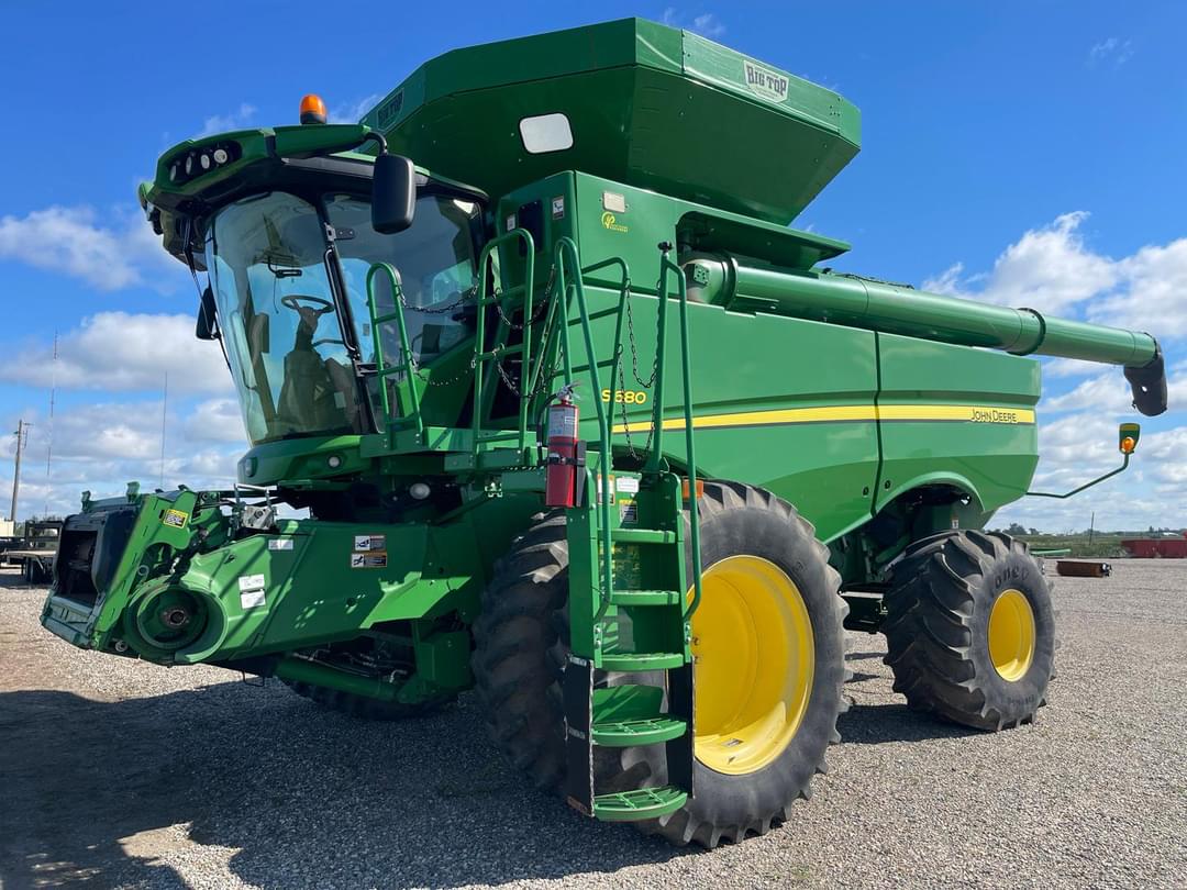 Image of John Deere S680 Primary image