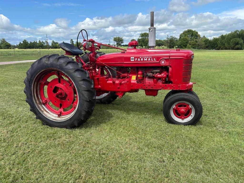 Image of Farmall H Image 0