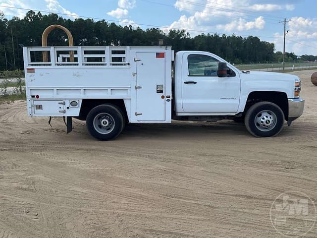 Image of Chevrolet 3500HD equipment image 3