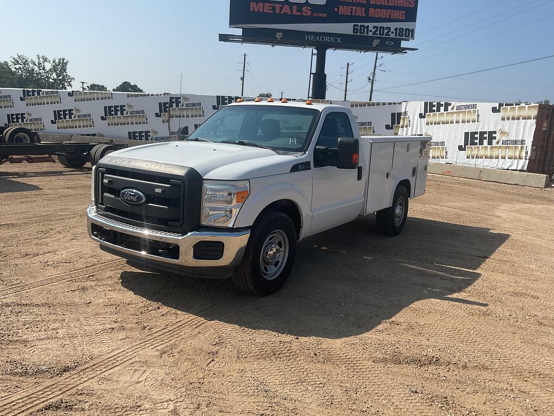 Image of Ford F-350 Primary image