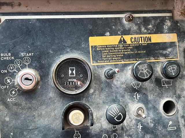 Image of John Deere 544E equipment image 4