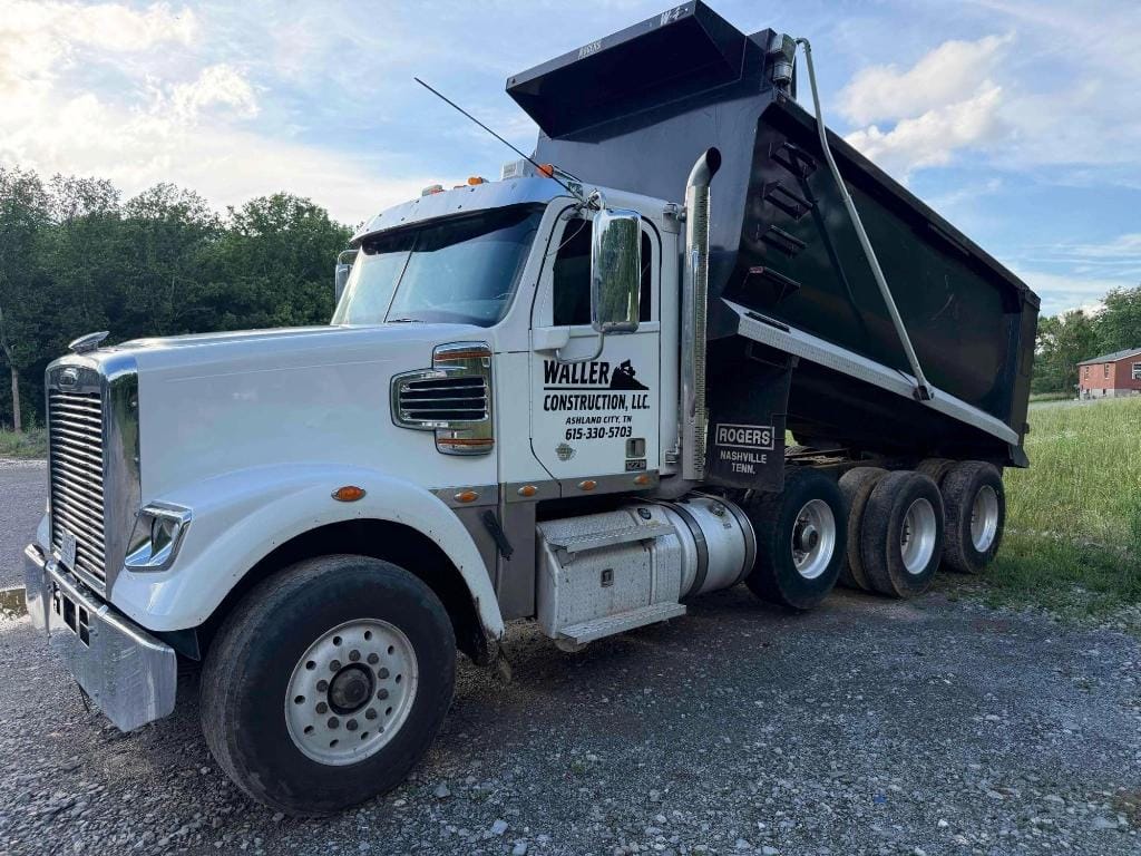 2022 Freightliner 122SD Equipment Image0