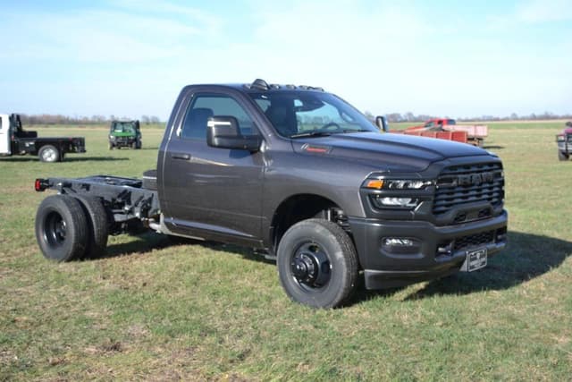 Image of Dodge Ram 3500 equipment image 2