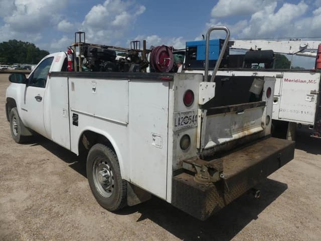Image of Chevrolet 2500HD equipment image 3