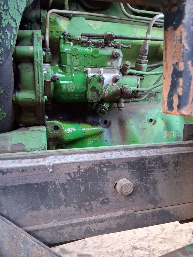 Image of John Deere 2940 equipment image 1