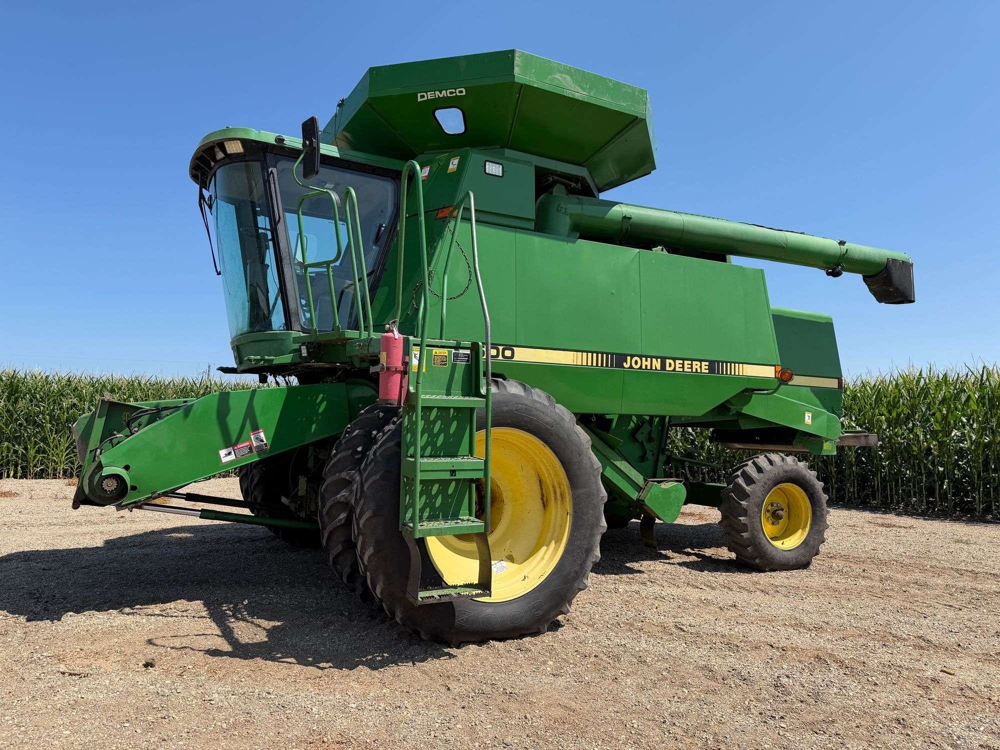 1995 John Deere 9500 Equipment Image0