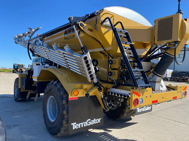 Image of Terra-Gator TG8400C equipment image 2