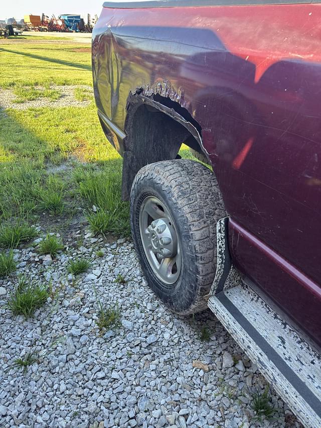 Image of Dodge Ram 2500 equipment image 3