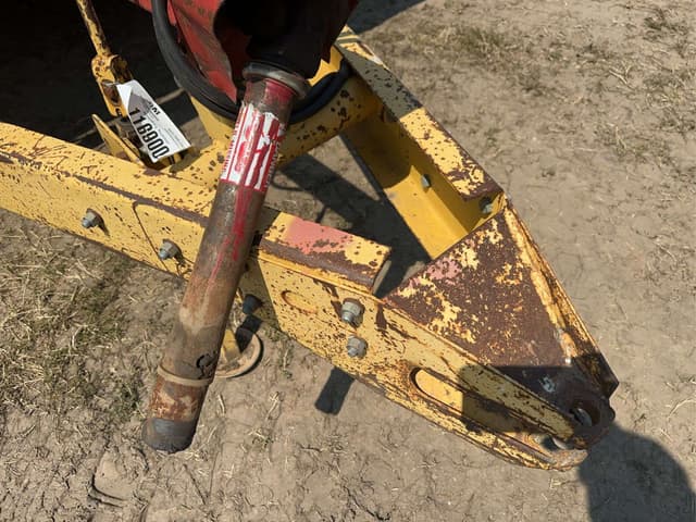 Image of New Holland 791 equipment image 2