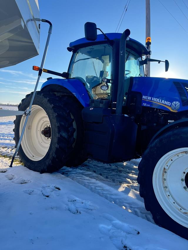 Image of New Holland T8.330 equipment image 3