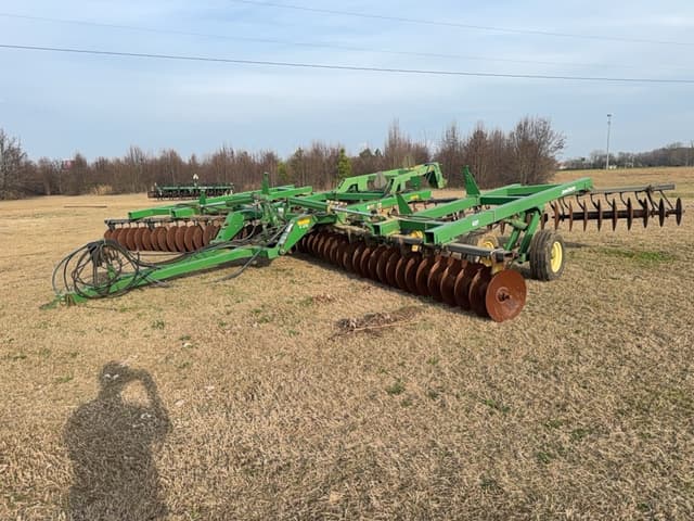 Image of John Deere 637 equipment image 1