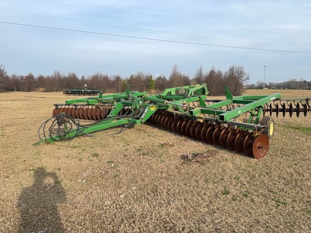 Image of John Deere 637 equipment image 4