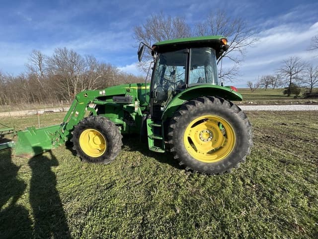 Image of John Deere 6105D equipment image 1