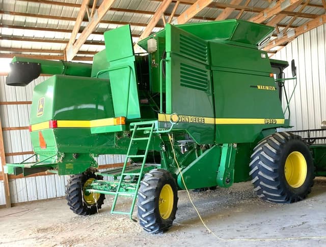 Image of John Deere 9410 equipment image 1