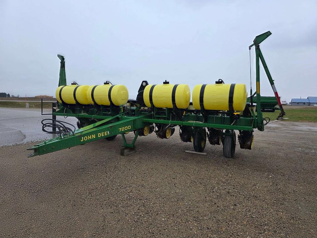 Image of John Deere 7200 Primary image