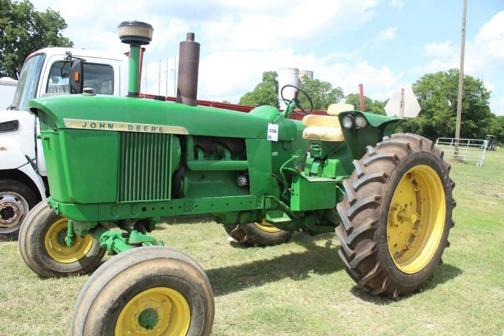 Image of John Deere 4020 Primary image