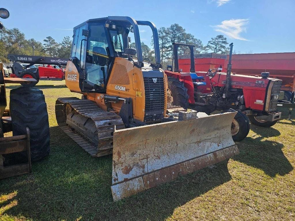 2024 Case 650M Equipment Image0