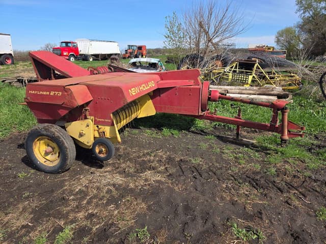 Image of New Holland 273 equipment image 3
