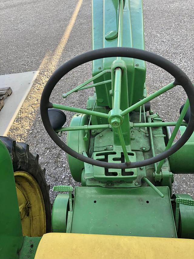 Image of John Deere A equipment image 4