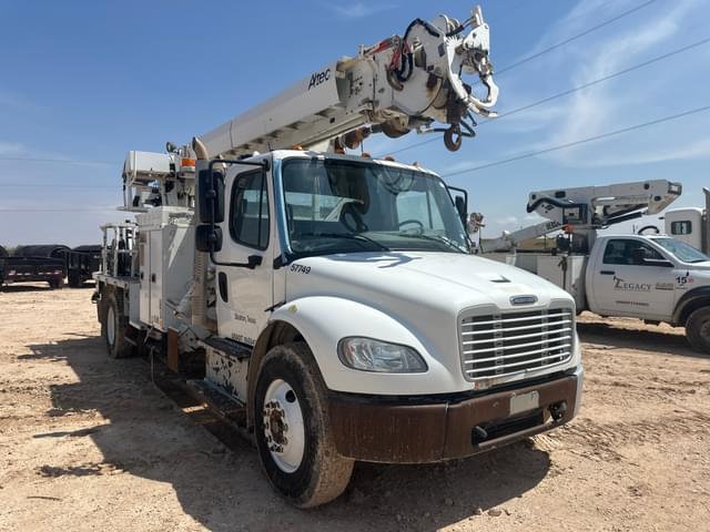 Image of Freightliner M2 equipment image 2