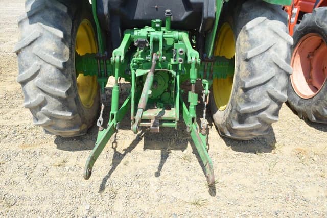 Image of John Deere 5045E equipment image 4
