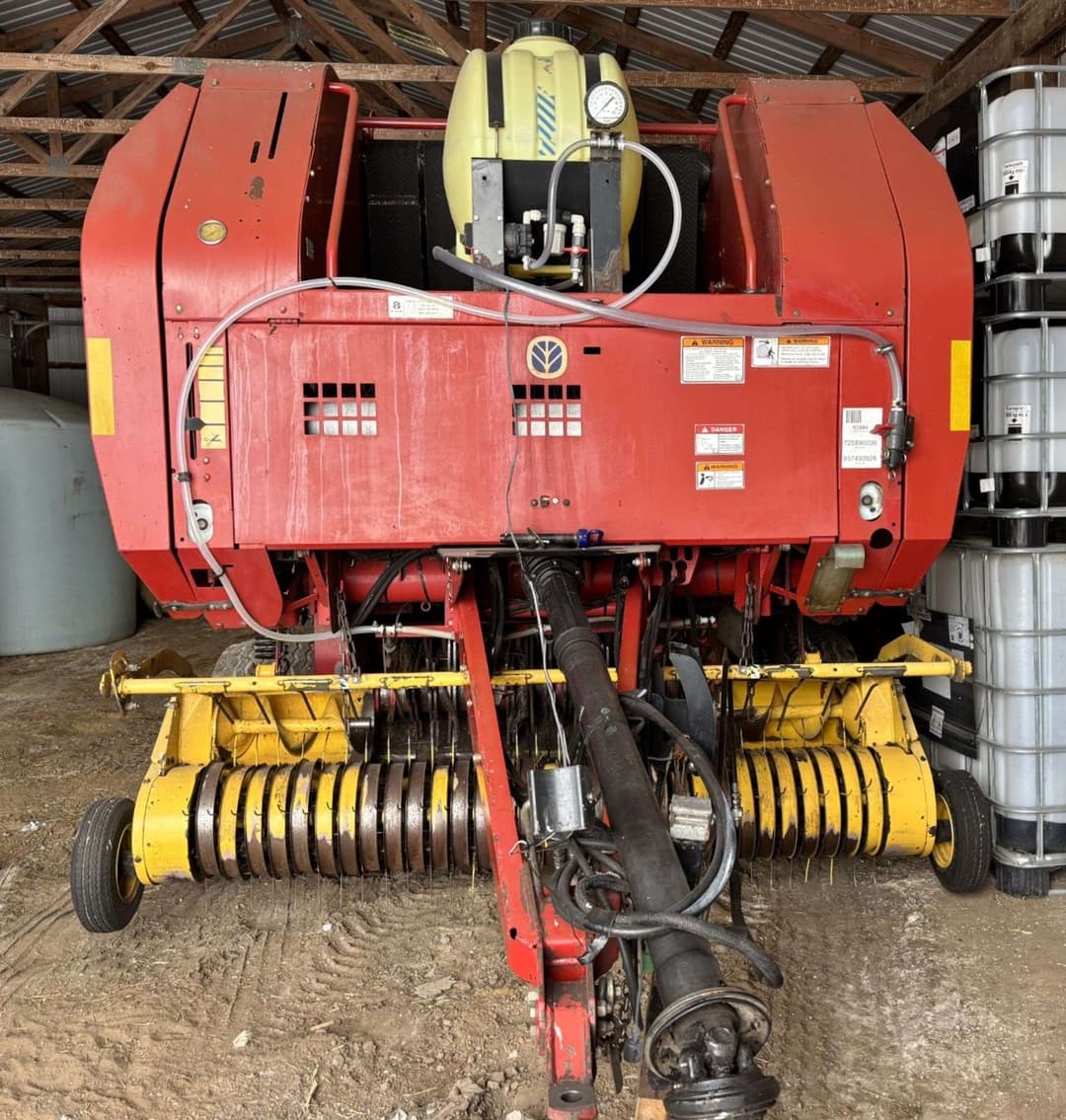 Image of New Holland BR740 Image 1