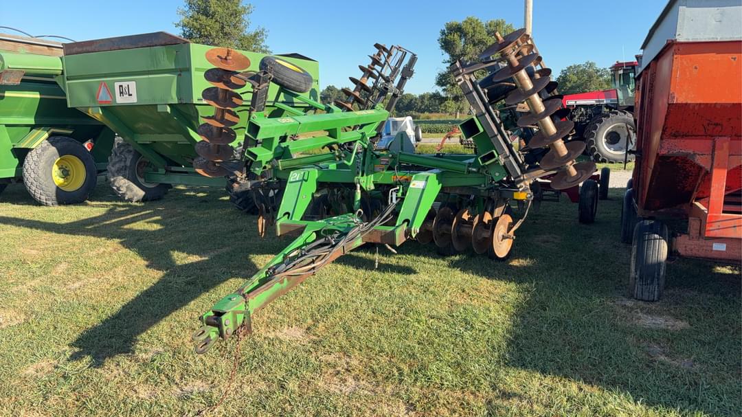 Image of John Deere 630 Primary image