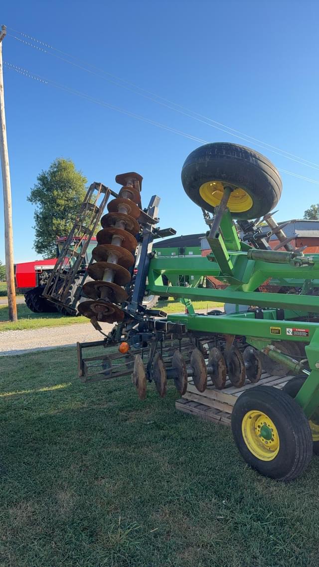 Image of John Deere 630 equipment image 4