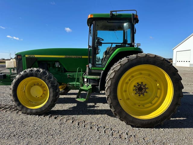 Image of John Deere 8100 equipment image 1