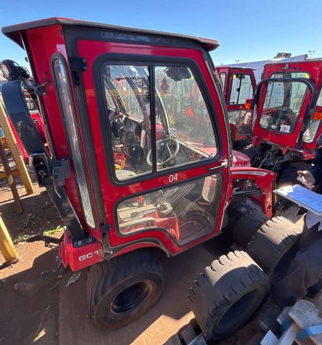 Image of Massey Ferguson GC1723E equipment image 4