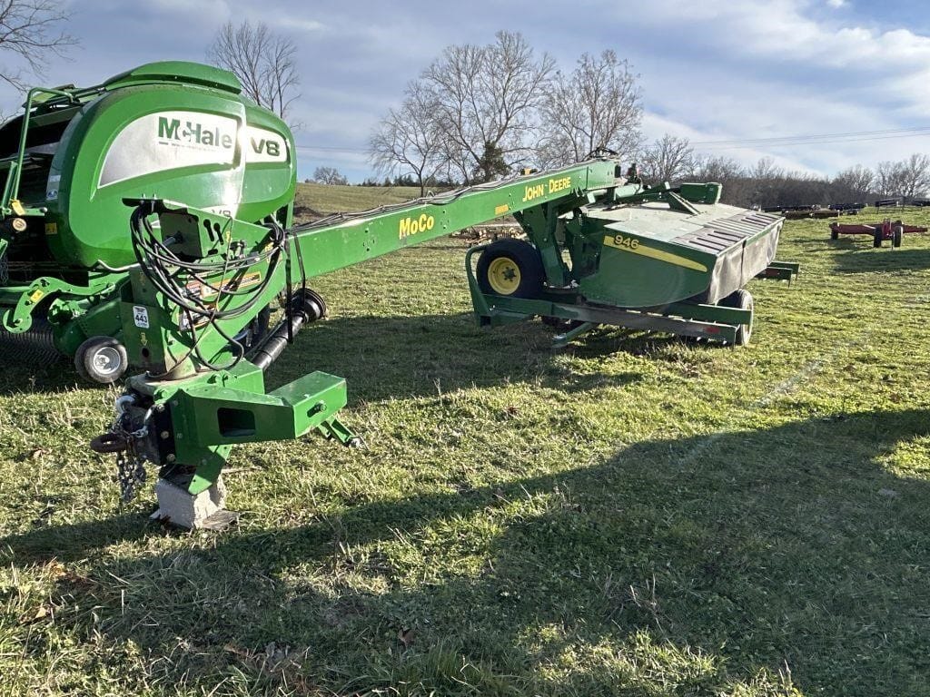 John Deere 946 Equipment Image0