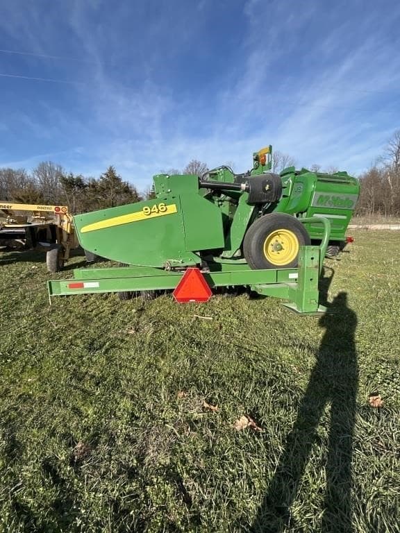 Image of John Deere 946 equipment image 3