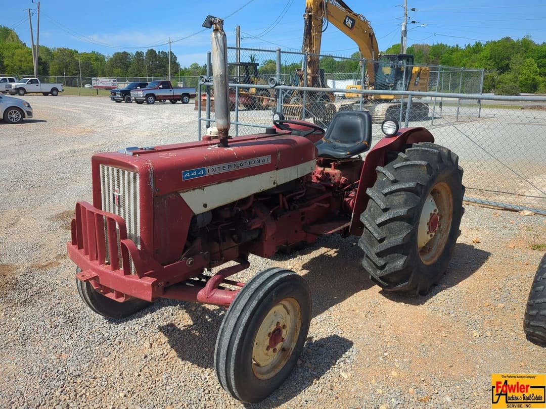 Image of International Harvester 444 Primary image