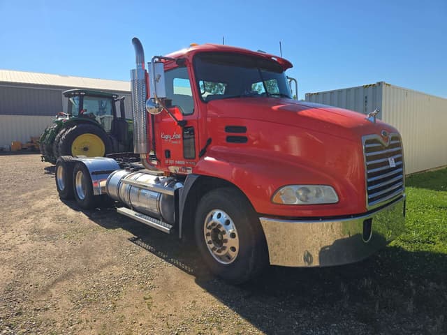 Image of Mack CXN613 equipment image 2