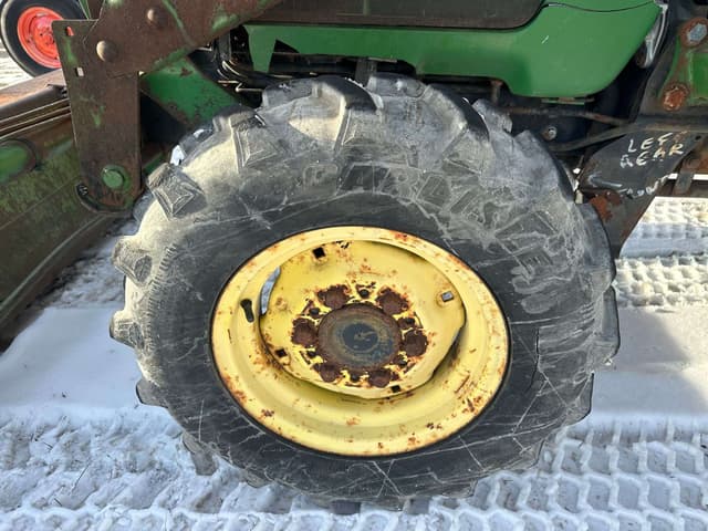Image of John Deere 4400 equipment image 3