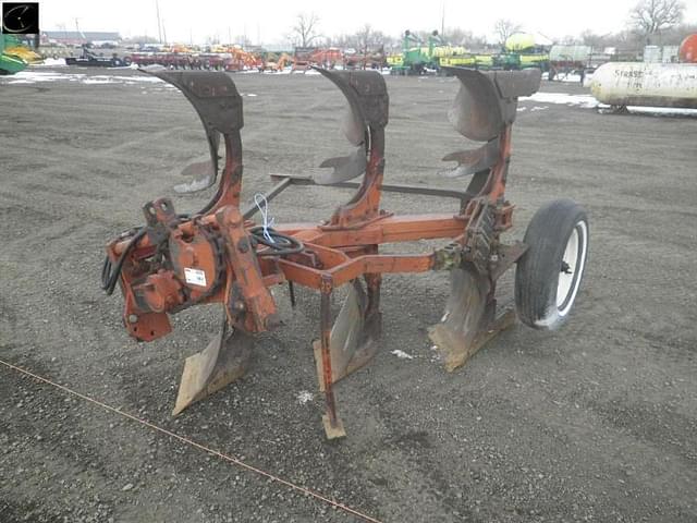 Image of International Harvester 314 equipment image 1