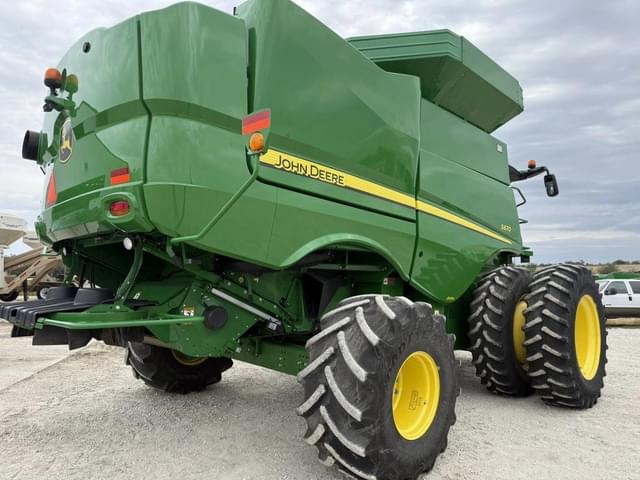 Image of John Deere S670 equipment image 3