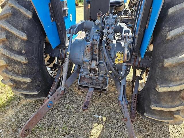 Image of New Holland 5610 equipment image 4