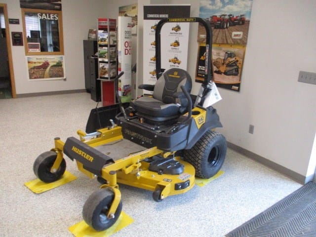 2024 Hustler FasTrak Equipment Image0