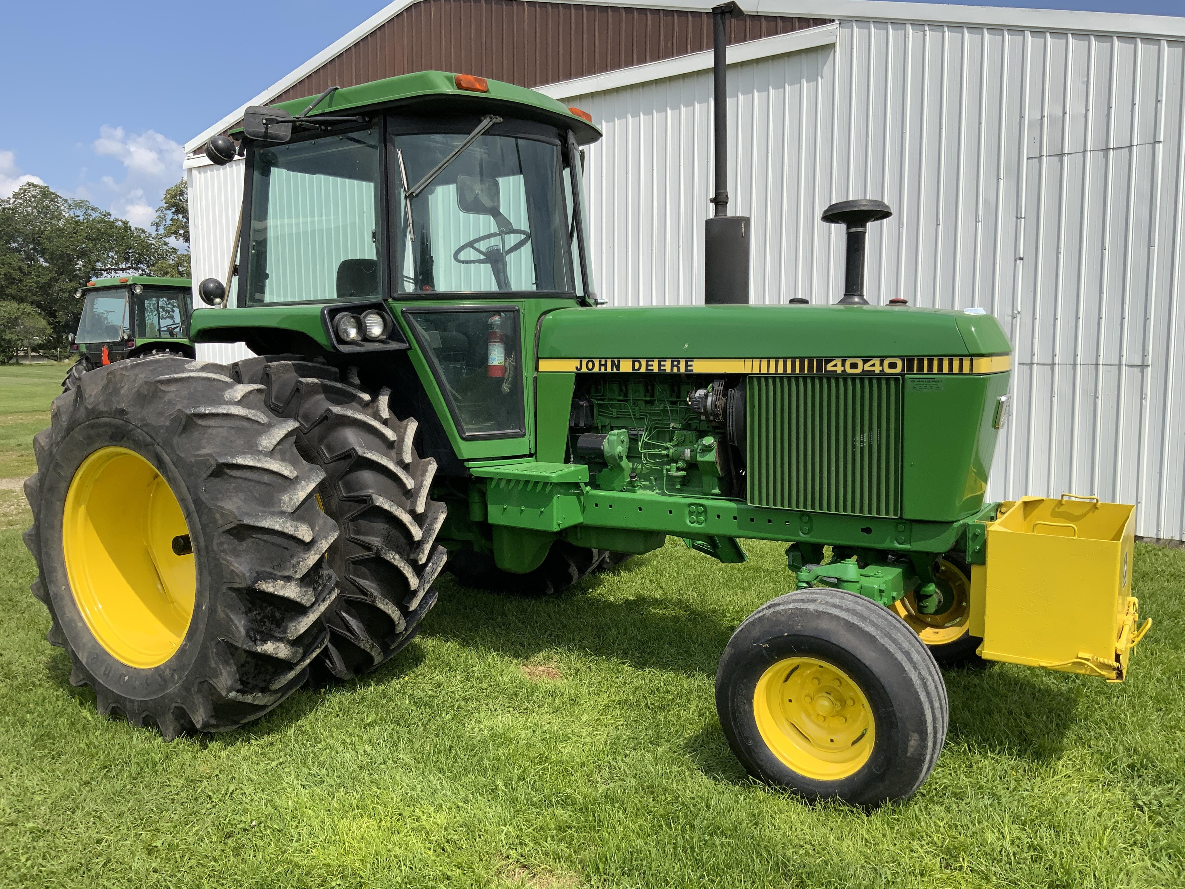Main image John Deere 4040