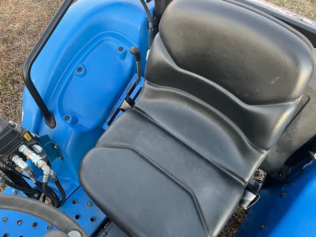 Image of New Holland TC35 equipment image 4